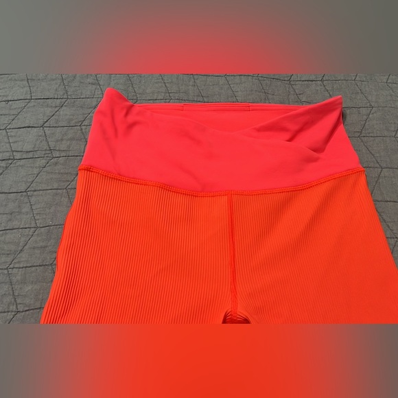 Athleta crossover waist elation 7/8 pants. Size small - Picture 4 of 6